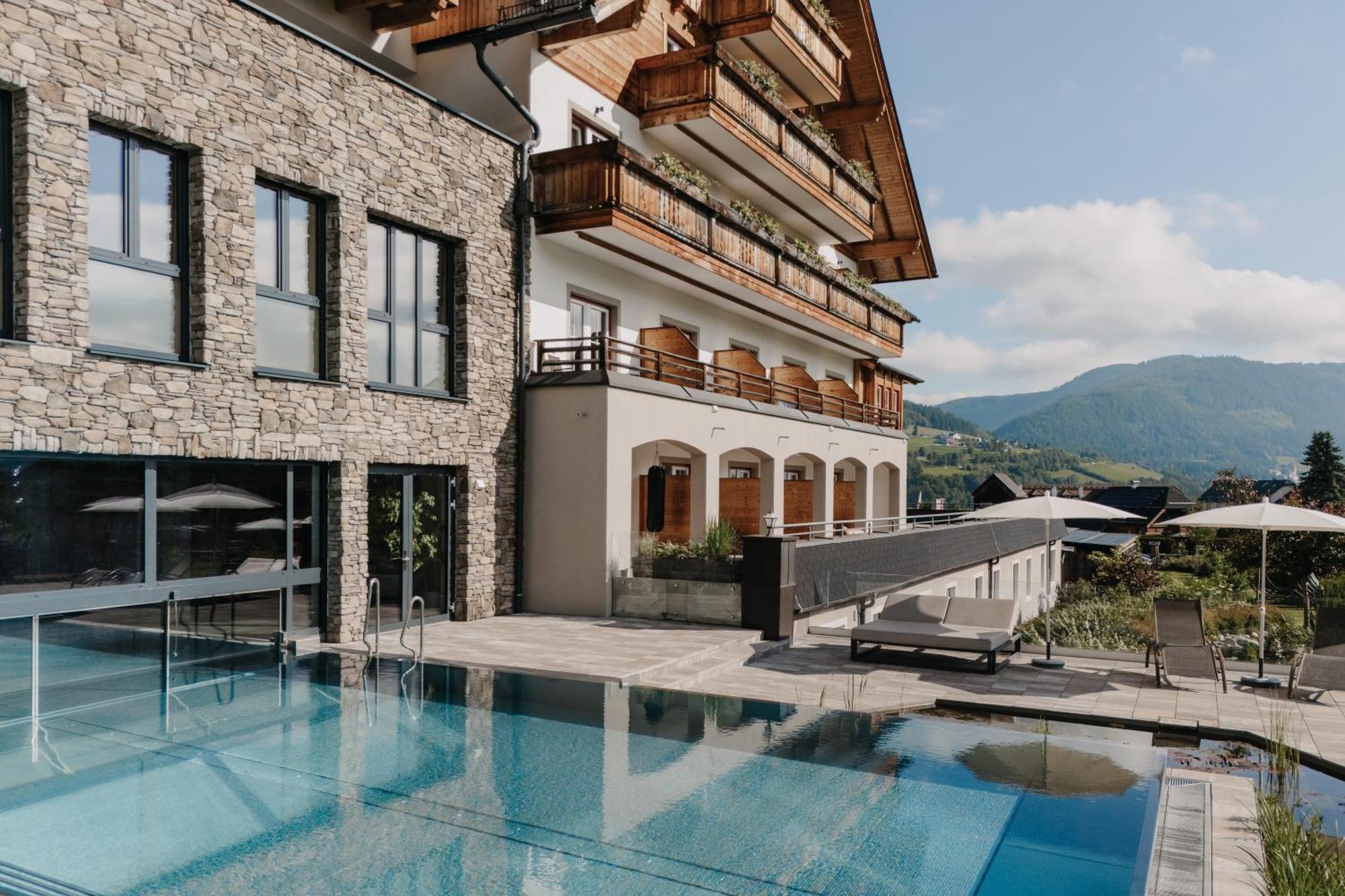 Almgut - Mountain Wellness Hotel Sankt Margarethen im Lungau Exterior foto