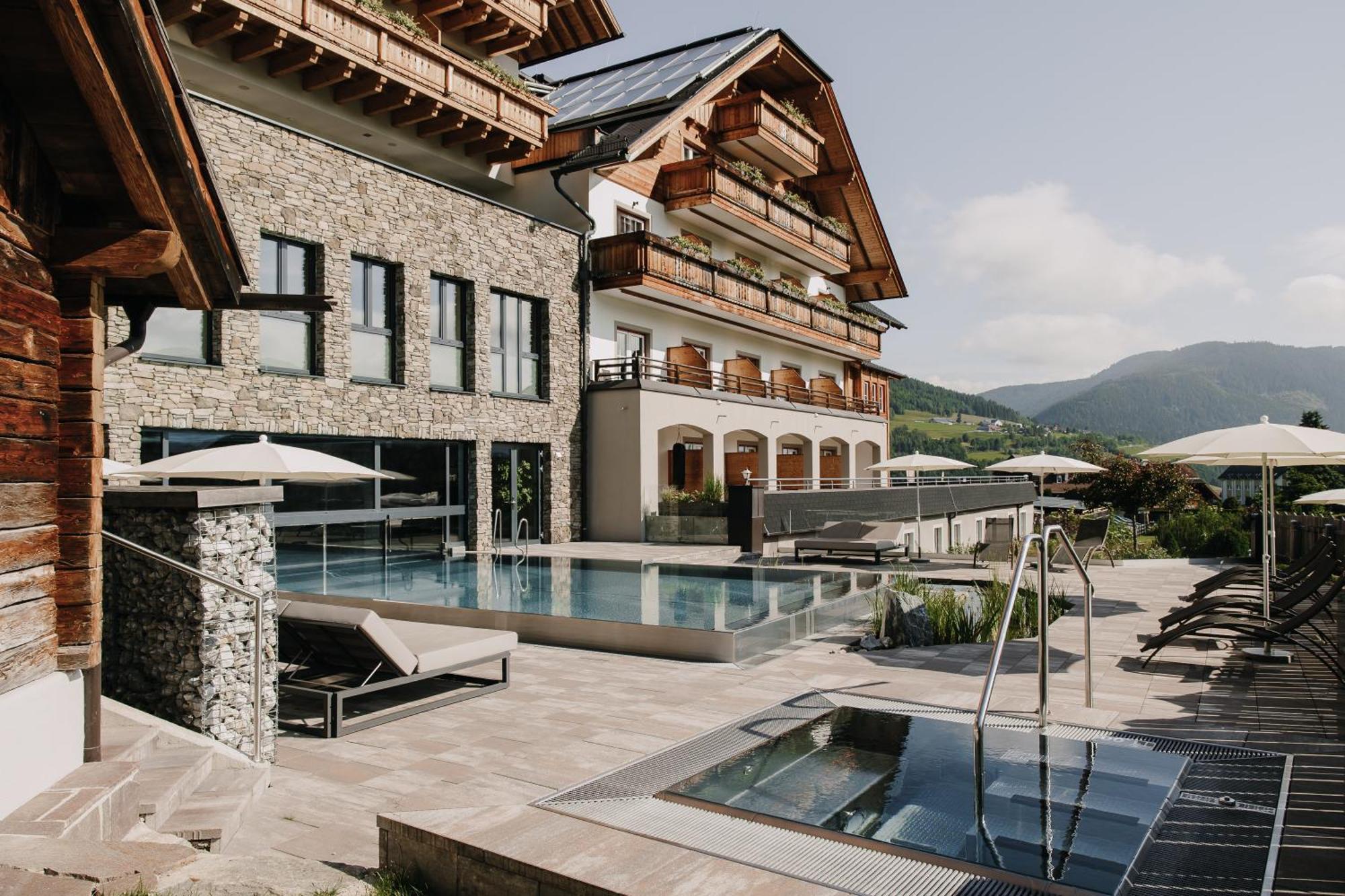Almgut - Mountain Wellness Hotel Sankt Margarethen im Lungau Exterior foto